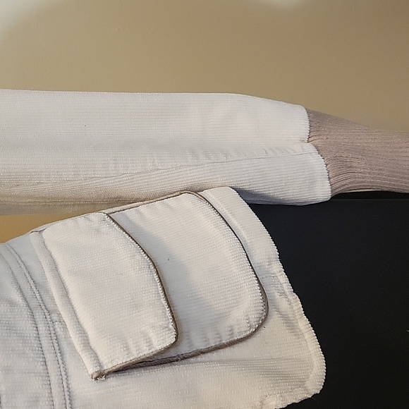 "Bebe" Cream Corduroy Jacket w/ knit collar & cuffs. - Picture 4 of 9